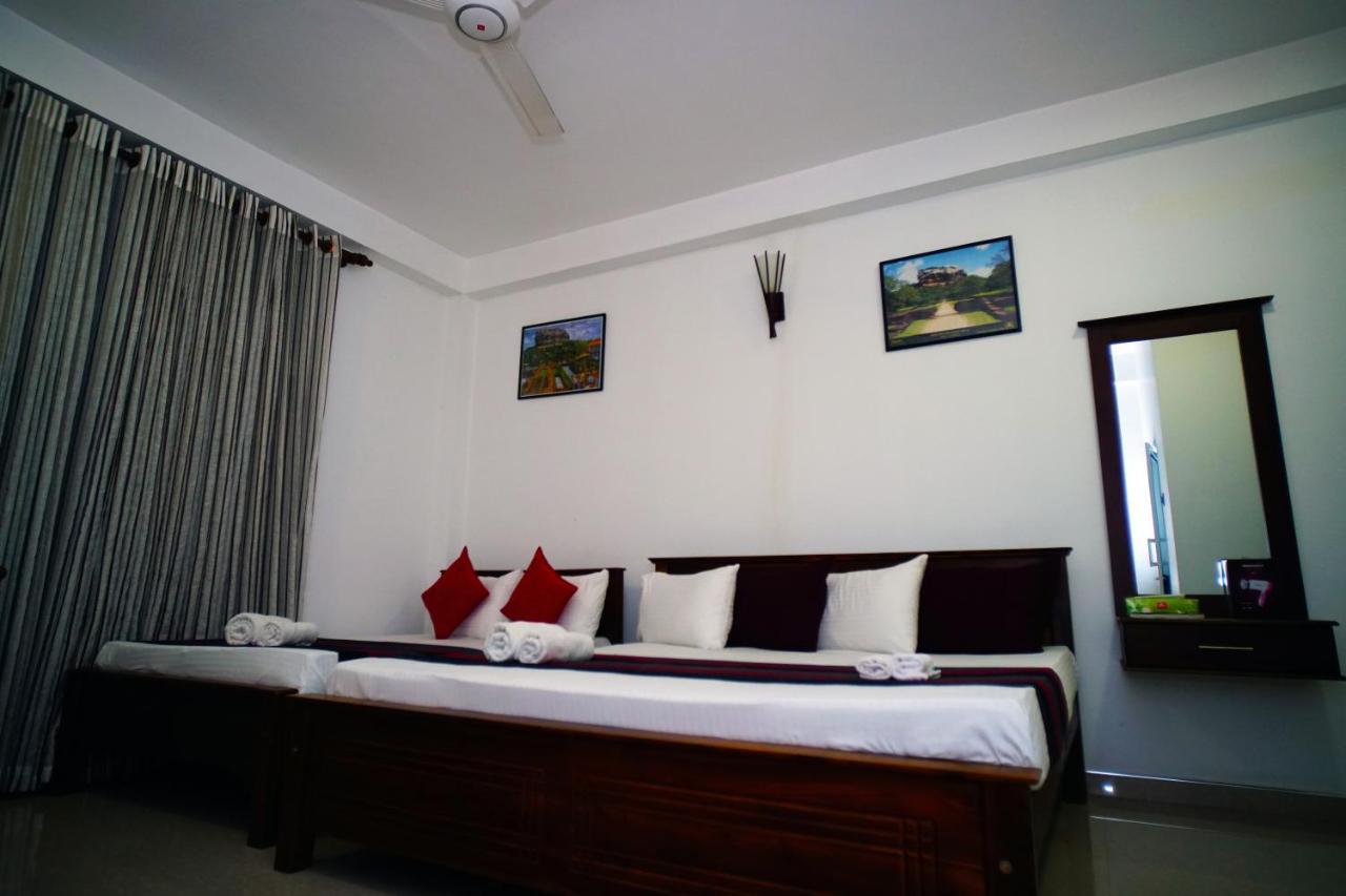 Airport 4 Season Transit Hotel 卡图纳耶克 外观 照片