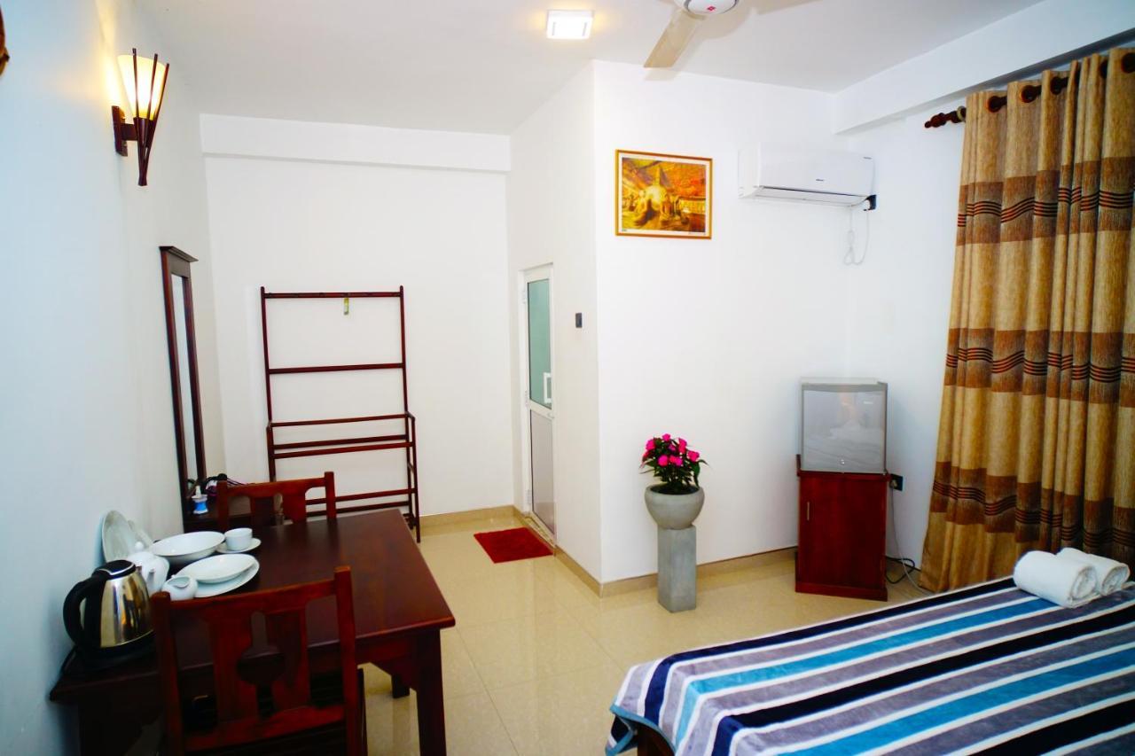 Airport 4 Season Transit Hotel 卡图纳耶克 外观 照片